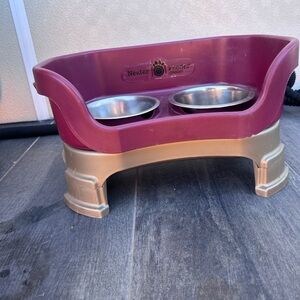 Neater Feeder for Small Dog